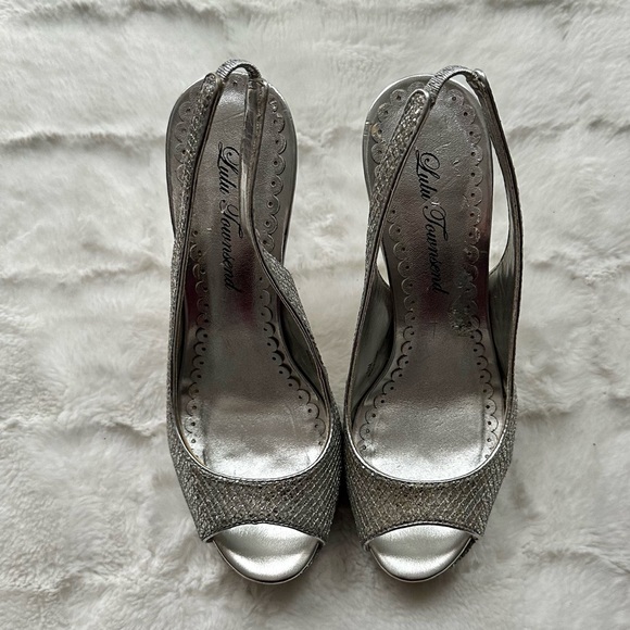 6.5 Lulu Townsend Silver Glitter Peep Toe Platform Heels - Picture 2 of 4